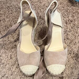 Vince Camuto Women's Cream and Tan Espadrilles